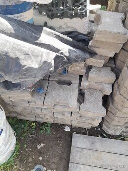 Dlažba beton darujem za odvoz