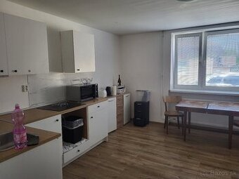 Veľký dvojizbový byt od septembra