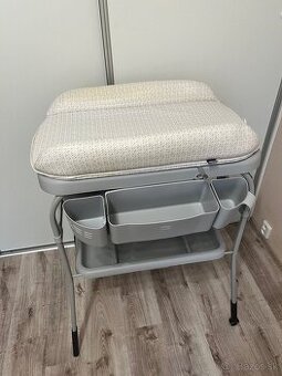 Prebalovaci pult s vanickou CHICCO