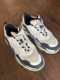 Balenciaga Triple S