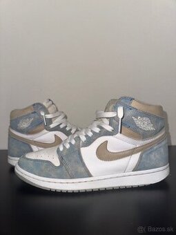 Air Jordan 1 High Hyper Royal