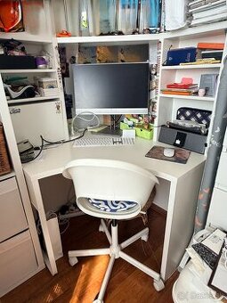 Predám rohový pracovný stôl Micke IKEA