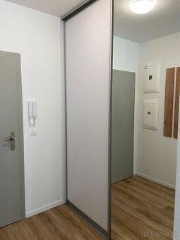 Prenájom 1-izbový byt s parkovaním v novostavbe Ovocné sady
