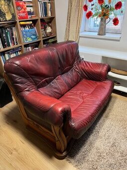 Krásna Vyrezavana kozena dvojsedačka