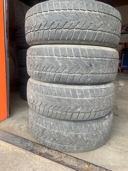 225/55 r18