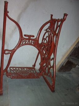 Stojan zo šijacieho stroja