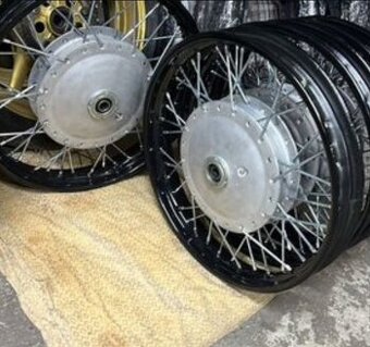 Špice kolo dráty pneu i-40 3.75-19 střed kola Ural Dněpr M72 - 1