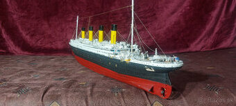 109 CM MODEL TITANICU Z DREVA