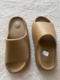 Adidas yeezy slide 40,5 hnede