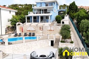 Apartmánová vila /500 m²/ pri mori, Dalmátsko, Marina