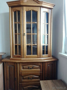 Predam: Horna skrinka rustikalnej vitriny