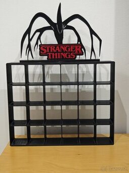 Stranger Things stojan na Kinder Joy figurky