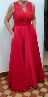 Červené spoločenské šaty