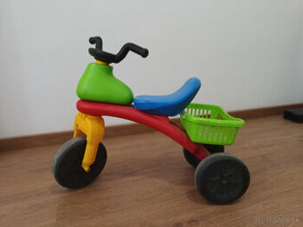 Detské odrážadlo s košíkom