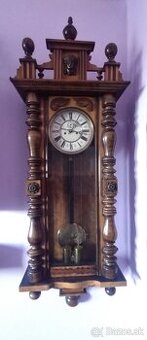 Starožitné zavazove hodiny