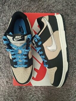 Nike Dunk Low Starry Laces