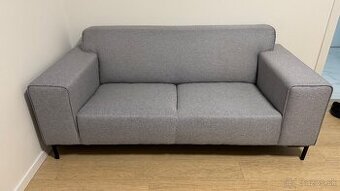 Predám tento zachovalý gauč, vystavený v showroome