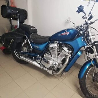 Suzuki intruder vs600