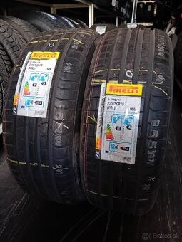 2ks Pirelli Pzero PZ4 235/50 R19