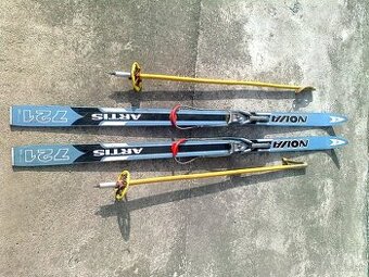 Predám viac ako 50 ročné lyže ARTIS 180cm, doplnky