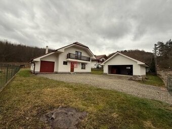 Veľkorysý rodinný dom v tichej časti kde sa príroda stará o 