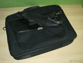 Manažérska taška na notebook, dokumenty a všetko potrebné