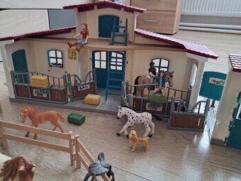 Stajňa schleich +kone