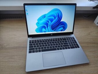 HP 250 G10 15.6 FHD N100 4GB/128GB,W11,,zaruka,obal