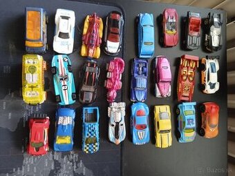 Zbierka HotWheels autíčok
