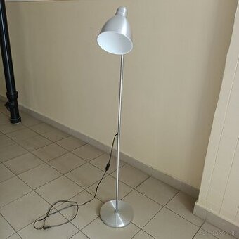 Predám stojacu lampu