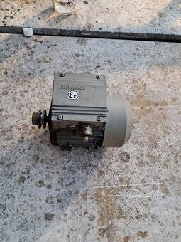 Predám elektromotor 750w,1400ot/min,