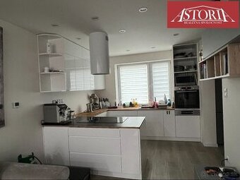 PREDAJ Dvojgeneračný rodinný dom blízko centra mesta Martin 