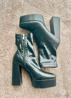 RAID high heel boots