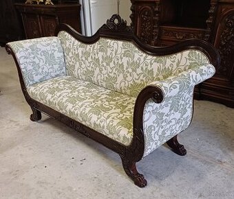 Staroẓ̌itná pohovka (sedač̣ka)