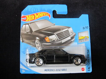 Hot Wheels Mercedes-Benz 500 E čierny