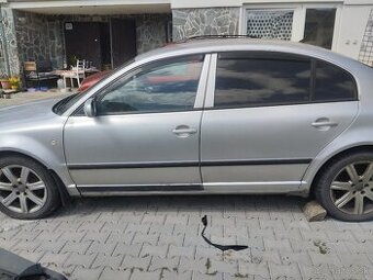 Zadne lave dvere Superb 1