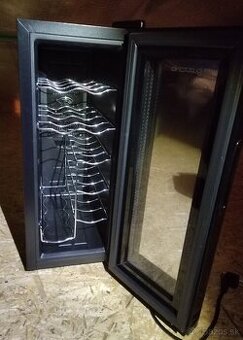 Vínotéka / Chladnicka GUZZANTI