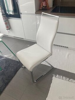 Jedálenské stoličky