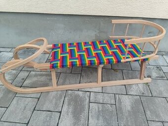 Veľké sánky s opierkou