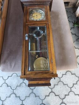 Nástenné hodiny 3 zavažove. G.B