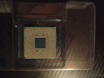 RYZEN 5 2400G