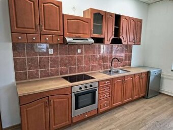 3 izbový byt ( 107 m2 ) s parkovacím miestom, Martin