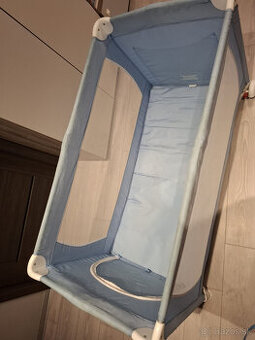 Prenosna postielka s prenosnym matracom