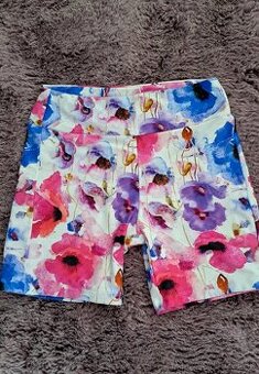 Dámske kvetované kratasy