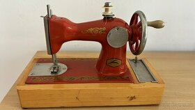 Starožitný detský šijací stroj