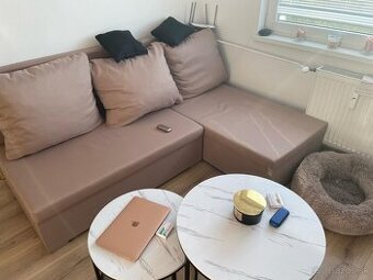 Posteľ,gauč,práčka,komoda,konferenčné a nočné stolíky