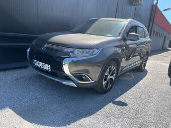 Outlander 2,0 Mivec Intense CVT 4WD 100rokov