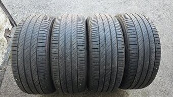 235/55R18