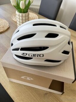 Cestná cyklistická prilba GIRO ISODE II