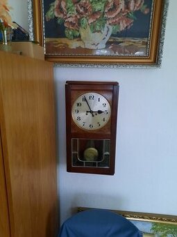 Nástenné hodiny Junghans
